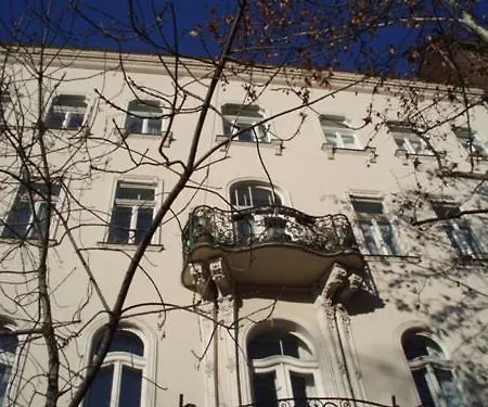 Apartment Secret Garden *
